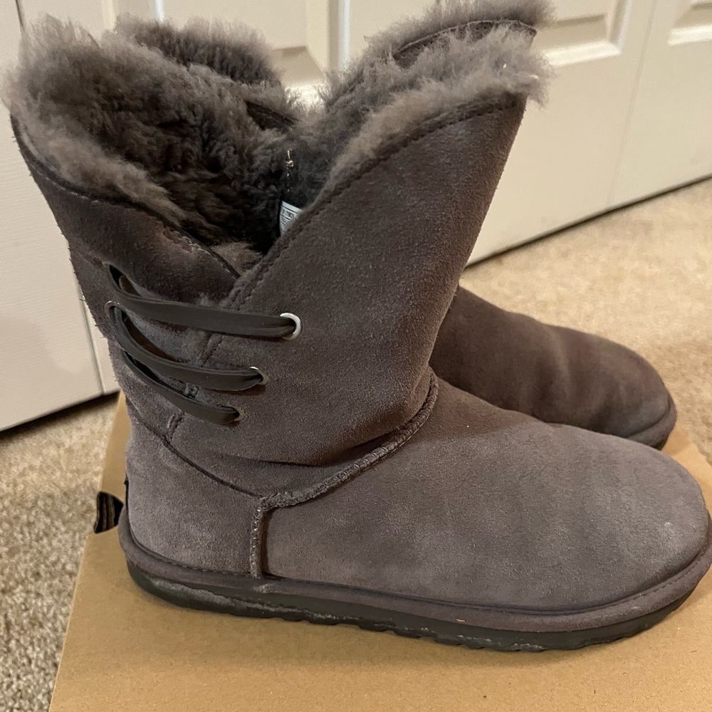 Grey UGG’s